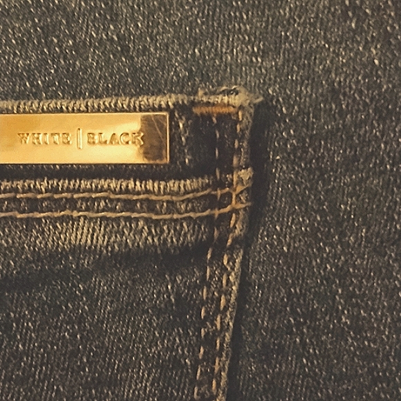 woman's white house skimmer 4 Jeans - Picture 5 of 5